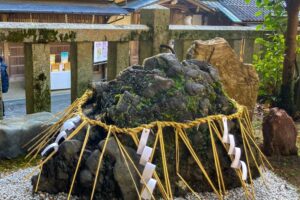 さざれ石ご奉納